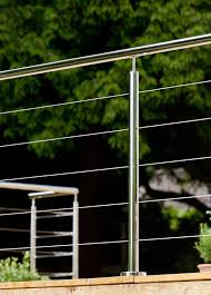 Balkongelander Aus Edelstahl Und Glas Mit Led Licht Q Line Tondino Kollektion Q Line By Q Railing Italia Glasbalkon Balkon Gelander Design Gelander Aussen