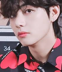 Geffen Records just dropped a major hint about an unexpected and exciting  Christmas project featuring the Most Influential, Prominent and Talented  Artist my Younger One, Kim Taehyung and the timeless Holiday Legend