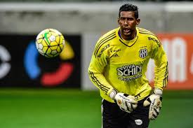 Seu contrato, que acabava no dia 31, foi aranha chegou com status de quem poderia ameaçar fernando prass, mas deixa o clube com. Goleiro Aranha Fa Page Facebook