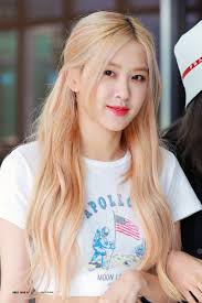 Rosé's birth name is roseanne and her korean name is chaeyoung, which makes her one of blackpink's only members to use a stage name. ð—¥ð—¦ðŸ­ On Twitter Blackpink Rose Black Pink Kpop Rose Hair
