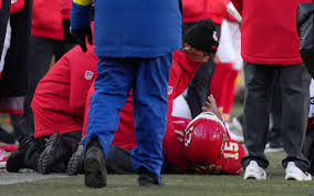 Patrick Mahomes injures left knee as Chiefs eliminated from playoffs with  loss to Chargers | WGNO
