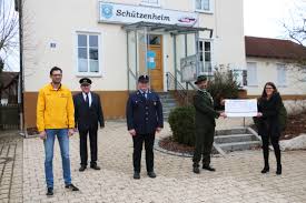 He lost his temper, yelling at them for almost an. 100 Jahre Raiffeisen In Hausen Fremdingen Donau Ries Aktuell