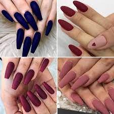 Profesora que imparte el curso: Unas Acrilicas Negras Con Rosa Palo Pin En Unas Color Rosa Las Unas Rosadas Pueden Combinar Con Muchos Otros Colores Ya Sea Que Estemos Hablando Tanto De Ropa Como De