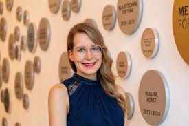 Check out their videos, sign up to chat, and join their community. Preistragerin Dr Michaela Prothiwa Klartext