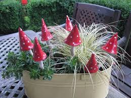Ein Blickfang Fur Jeden Blumentopf Bzw Garten Jeder Pilz Ein Unikat Die Grosse Variiert Da Stiel Oder Hut Immer Anders Ausfallen Sie S Topfblumen Gartendekoration Und Pilze