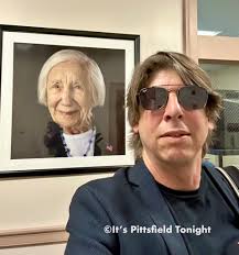 As I was leaving Pittsfield City Hall yesterday, after my interview with  Mayor Marchetti. I noticed my Aunt Margaret's portrait was hanging back at  City Hall. I know it was moved to