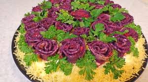 салат с корейской морковью и копченой курицей и грибами Salat Buket Iz Roz S Myasom Kuricy Gribami Morkovyu Po Korejski Salaty