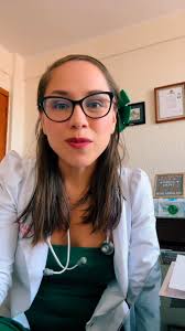 Cosas a considerar cuando vamos a visitar a un recién nacido. Visitas al  recién nacido… #mamaprimeriza #reciennacido #visitasalbebe  #cosasaconsiderarconbebe #quehacerenvisitadereciennacido ...