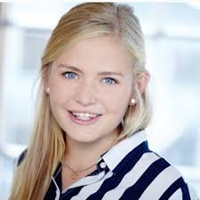 Eva Schlosser's Instagram, Twitter & Facebook