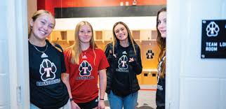 Thomas Magazine &amp; Annual Report Fall 2022 by Thomas College