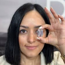 Champagne Gem®️ (@champagne_gem)