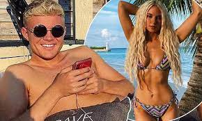 Jul i den gamle trædemølle. Love Island Line Up Chelsea Party Boy James Price For 2021 Series Daily Mail Online