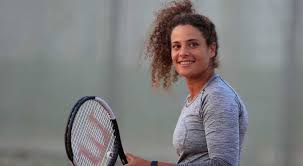 وتعد شريف أول مصرية تبلغ الدور الثاني من البطولات الأربع الكبرى في كرة المضرب حيث خاضت. Ø§Ù„Ù…ØµØ±ÙŠØ© Ù…ÙŠØ§Ø± Ø´Ø±ÙŠÙ ØªÙƒØªØ¨ Ø§Ù„ØªØ§Ø±ÙŠØ® ÙÙŠ Ø¨Ø·ÙˆÙ„Ø© Ø£Ø³ØªØ±Ø§Ù„ÙŠØ§ Ø§Ù„Ù…ÙØªÙˆØ­Ø© Ø±ÙŠØ§Ø¶Ø© Ø¹Ø±Ø¨ÙŠØ© ÙˆØ¯ÙˆÙ„ÙŠØ© Ø§Ù„Ø¥Ù…Ø§Ø±Ø§Øª Ø§Ù„ÙŠÙˆÙ…