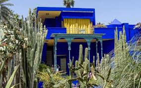 Dès 1980, le jardin majorelle est devenu la propriété d'yves saint laurent et appartient aujourd'hui à la fondation yves saint laurent et pierre bergé. Jardin Majorelle Marrakech Beautiful In Blue