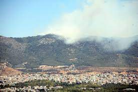 Η φωτιά όπως φαίνεται από την περιοχή της ηλιούπολης: Zcpdqlmtxnr3ym