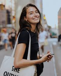 画像に含まれている可能性があるもの 1人 屋外 Jess Clement Jessica Clement Jessica