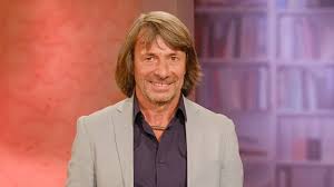Reinhold messner, mountain climber and polar trekker who was renowned for his pioneering and difficult ascents of the world's highest peaks. Hubert Messner Bekannter Neonataloge Und Bergsteiger Begleitete Seinen Bruder Reinhold Auf Himalaya Expeditionen Swr1 Leute Swr1