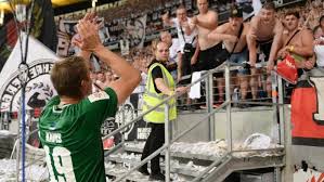 The english language eintracht frankfurt facebook page will keep you. Europa League Qual News Gansehautmoment Tallinn Profis Von Sge Fans Gefeiert