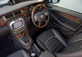 Leggi la scheda tecnica e scopri il prezzo, la potenza, i consumi, le motorizzazioni, le dimensioni, gli allestimenti, i test e le risposte alle domande più frequenti. Used Jaguar X Type Saloon 2001 2010 Review Parkers