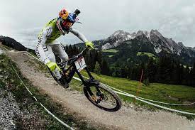 La descente est présente aux mondiaux de vtt depuis 1990. Les Pilotes A Suivre En Coupe Du Monde De Vtt Descente