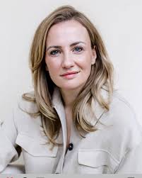 Nuray zeigt ganz offen ihr Interesse am Haus und wem hier was eigentlich  gehört. Was hat sie vor? ➡️ #UnterUns