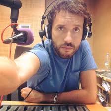 Eva Carrasco y Pedro Ángel Sánchez ya están listos para acompañarte hasta  las 14 horas con la mejor música en español en Castilla-La Mancha Media.  ¡Hoy con la visita de los Gemelos