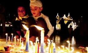 Thus, keeping in mind, the importance of these festive times along with safety measures to prevent covid 19 spread is very important.we have to be very careful while visiting markets and religious places so. Bandi Chhor Divas Sikhnet