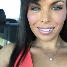 Jennifer Giraldin's Instagram, Twitter & Facebook