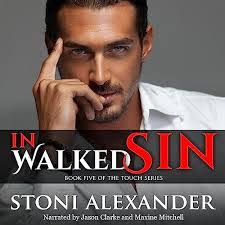 Maxine Mitchell's Instagram, Twitter & Facebook