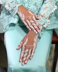 But in henna designs, simple is more fun and attractive. 60 Gambar Motif Henna Pengantin Tangan Dan Kaki Yang Cantik Bergaya