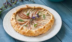 La torta di pere facile è una di quelle preparazioni che ti conquistano subito. Ricetta Torta Di Pere Al Formaggio Le Ricette Di Buonissimo