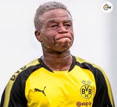 🖤💛 La próxima figura del Borussia Dortmund 🐝 Youssoufa Moukoko es  canterano del BVB, tiene apenas 14 años y acaba de ascender del Sub-17 al  Sub-19, 🔝 en su primer partido su