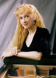 I really loved how elliot turned out and despite starting out slow, pete's dragon becomes an absorbing adventure boasting marvellous visual effects work. International First Lady Of Piano Teresa Walters Oklahoma City Community College