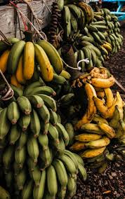 You can freeze bananas a variety of super easy ways, but be sure to do so when they're fully ripe and sprinkled with brown spots because this indicates the fruit is at peak sweetness. How Do You Freeze Bananas Purple Foods