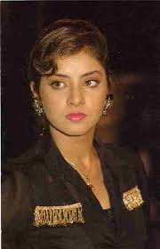 Divya Bharti Height Weight Bra Bio Figure Size Heightbra Com Opting for acting, she quit college, & landed a role in 'bobbili raja' (telegu) in 1990 at just 16 years of age. divya bharti height weight bra bio