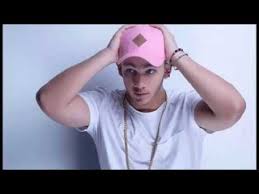 Zudem erlernte er violine, saxophon, gitarre und andere musikinstrumente:. Cuantos Anos Tiene Manuel Turizo Youtube