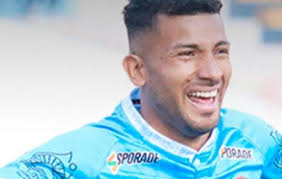 Joao Rojas anotó el gol de la victoria en Perú