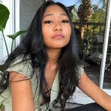 Vikki Douglas's Instagram, Twitter & Facebook