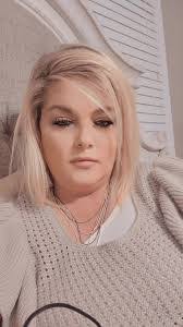 Jenny Howell's Instagram, Twitter & Facebook