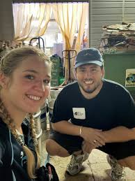 Hi, I'm from melbourne. I've been living in cairns for two months. I want  to stay here all the time. I'm not a backpacker. I have an unconditional  work permit. I'm looking