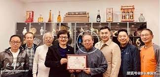 This is a list of members of the 11th national people's congress. èƒ¡æ…§ä¸­71å²è€å…¬è¿'ç…§ ä¹…è¿éœ²é¢æ–°èº«ä»½æ›å…‰ ä½•å¿—å¹³