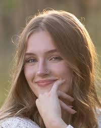 Lora Haley's Instagram, Twitter & Facebook