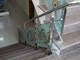 Glass and stainless steel design features. Stainless Steel And Glass Staircase Glass Railing Rs 1850 Feet Id 13309740112