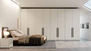 Per chi ha una camera da letto grande e spaziosa e vuole avere una piccola stanza guardaroba a portata di mano, questo modello è perfetto. Quale Armadio Scegliere Riganelli Arredamenti