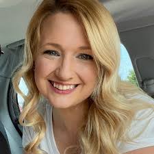 Meghan Koch (@minimiss06)