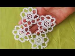 Salon Takimi Vitrin Danteli Yapilisi Crochet Youtube Orgu Tig Isleri Tig Isi Cicekler