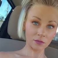 Kendra Ogden's Instagram, Twitter & Facebook