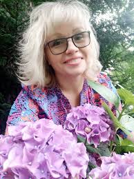 Hi, greetings from Anna 😉☘️🌺