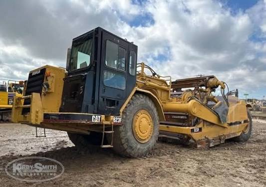 Caterpillar 623F Scraper