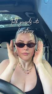 Mindy Klein (@ohitsjustmindy)